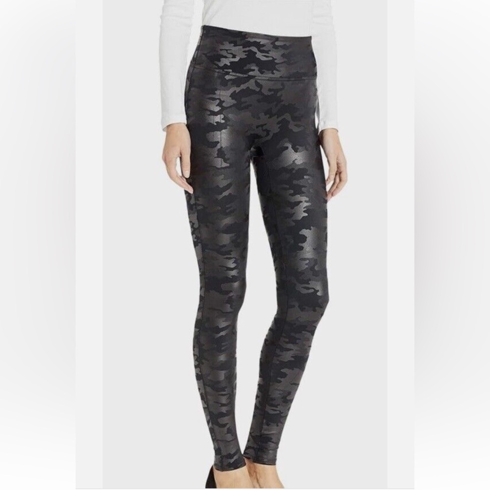 SPANX Look at Me Now Seamless Leggings Shiny Black Camo